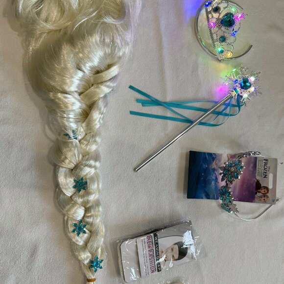 New Elsa (Frozen) Costume Accessories Set - Wig, Light-Up Wand & Crown, Perfect - Picture 6 of 6